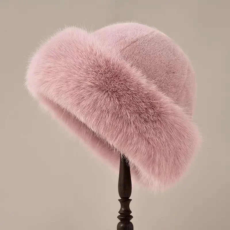 Elegant Women's Hat Spring Trend