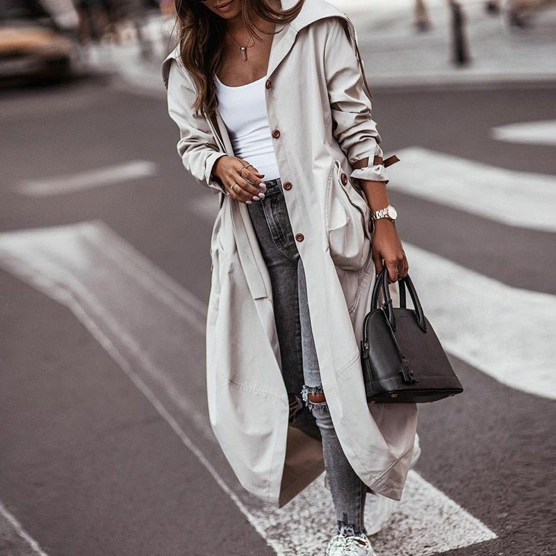 Practical outdoor jacket with zip pockets