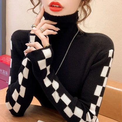 Stylish Plaid Turtleneck Sweater
