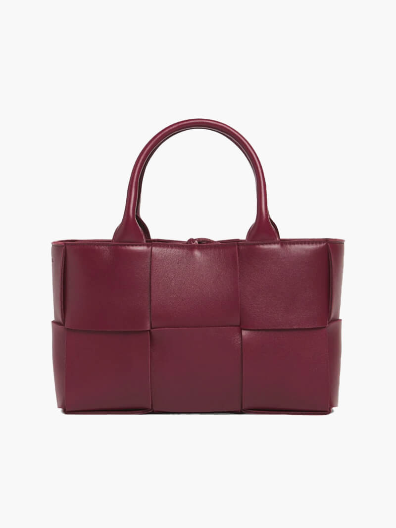 Elegant leather handbag for women