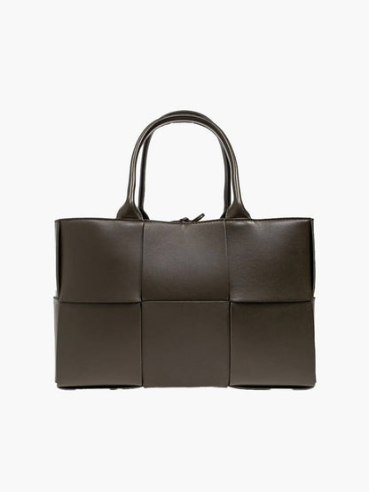 Elegant leather handbag for women