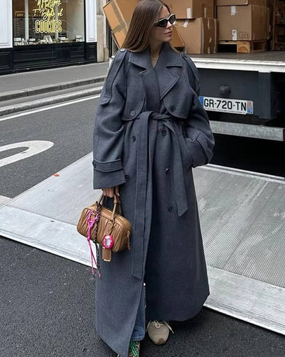 Women's Wool Coat Elegant and Versatile
