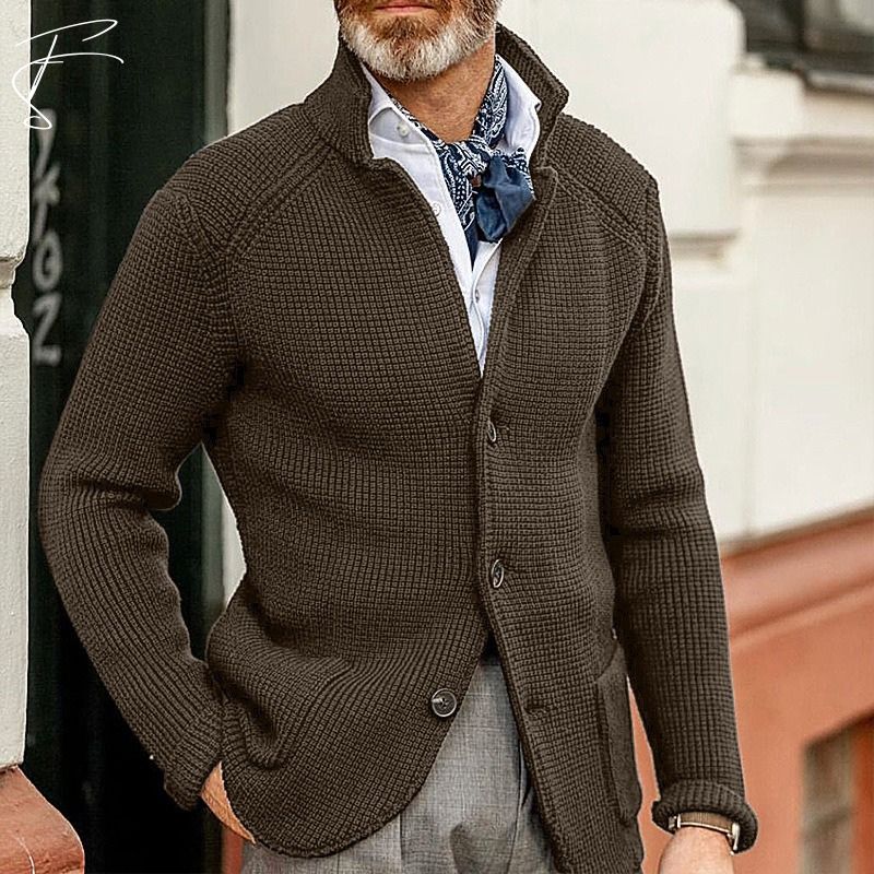 Grobgestrickte Herrenstrickjacke mit Taschen - IdealeKleiden