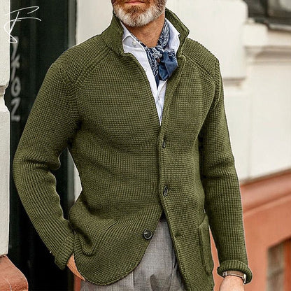 Chunky knit men's cardigan with pockets