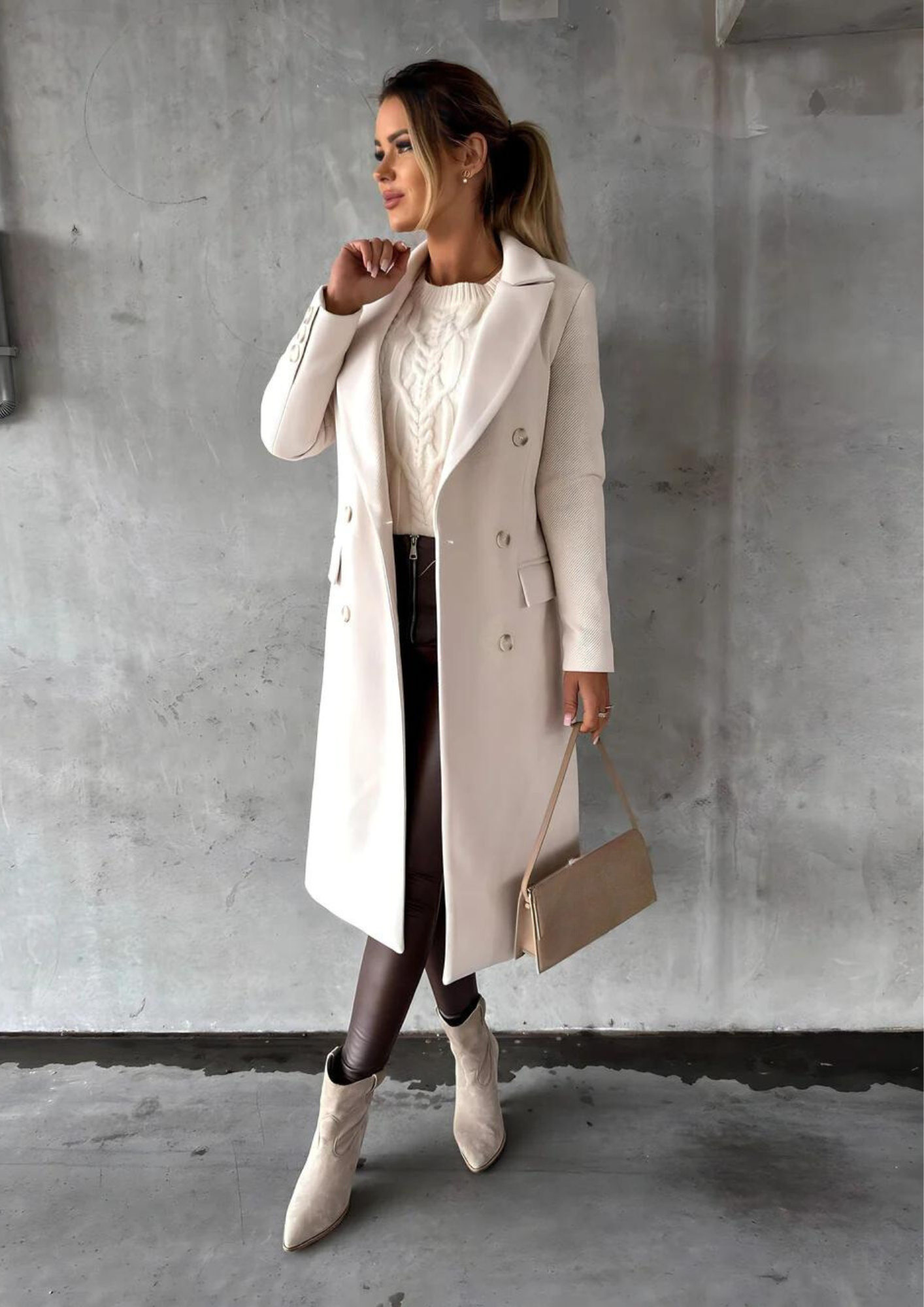 Elegant Women's Long Tailored Wool Coat