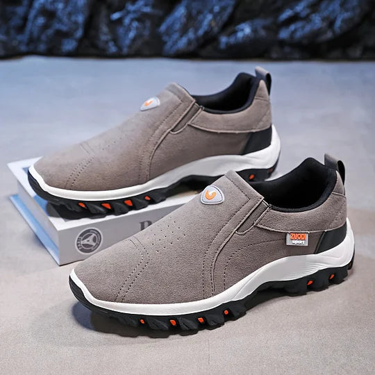Men's hiking boots, comfortable with rubber sole