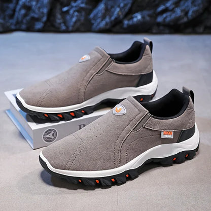 Men's hiking boots, comfortable with rubber sole