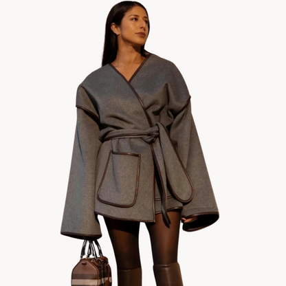Sleek women's jacket with belt and chic design