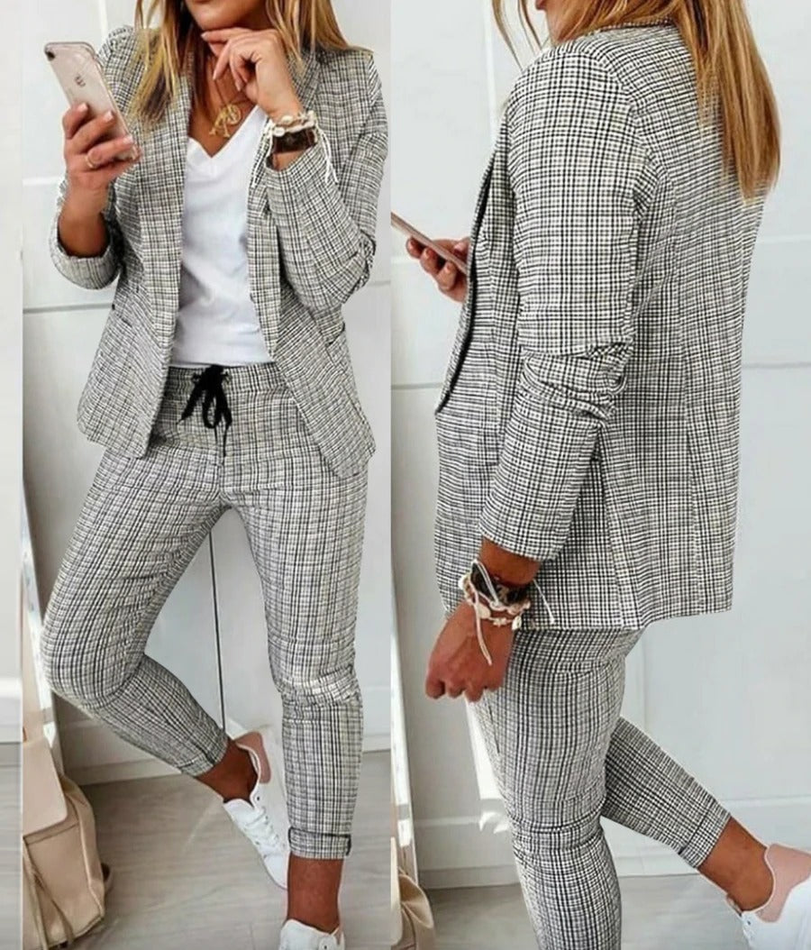 Tailored suit for business and leisure