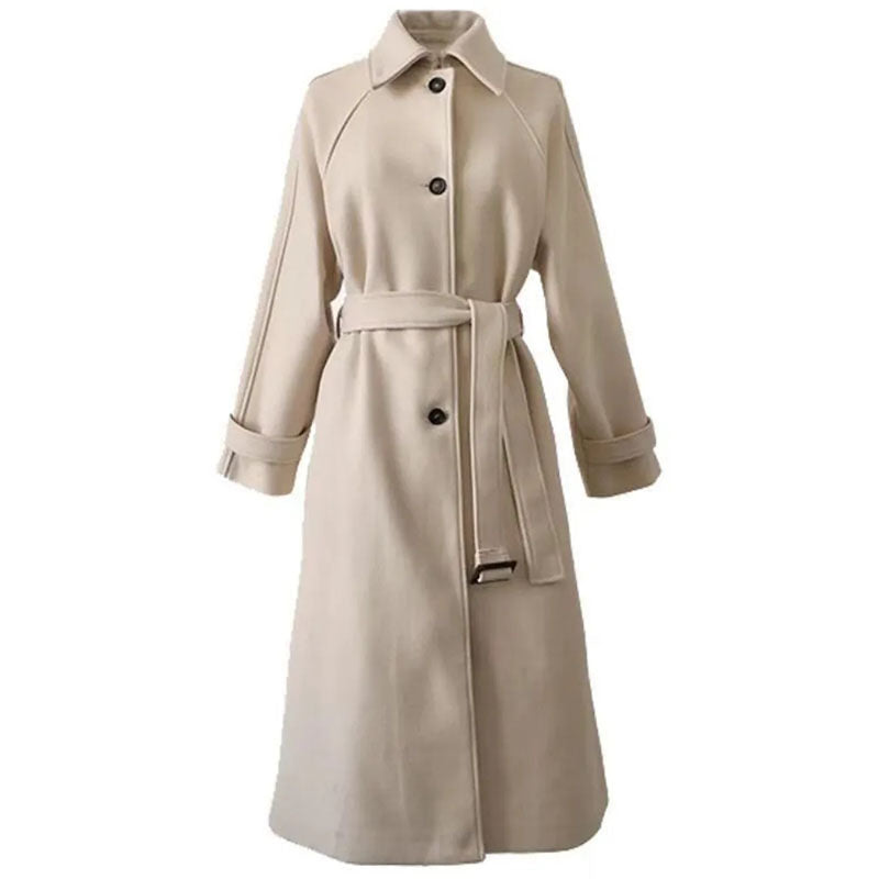 Elegant wool coat belt cut