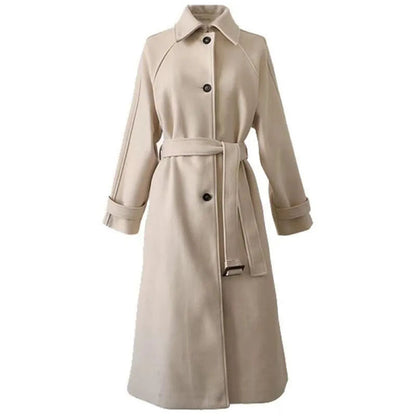 Elegant wool coat belt cut