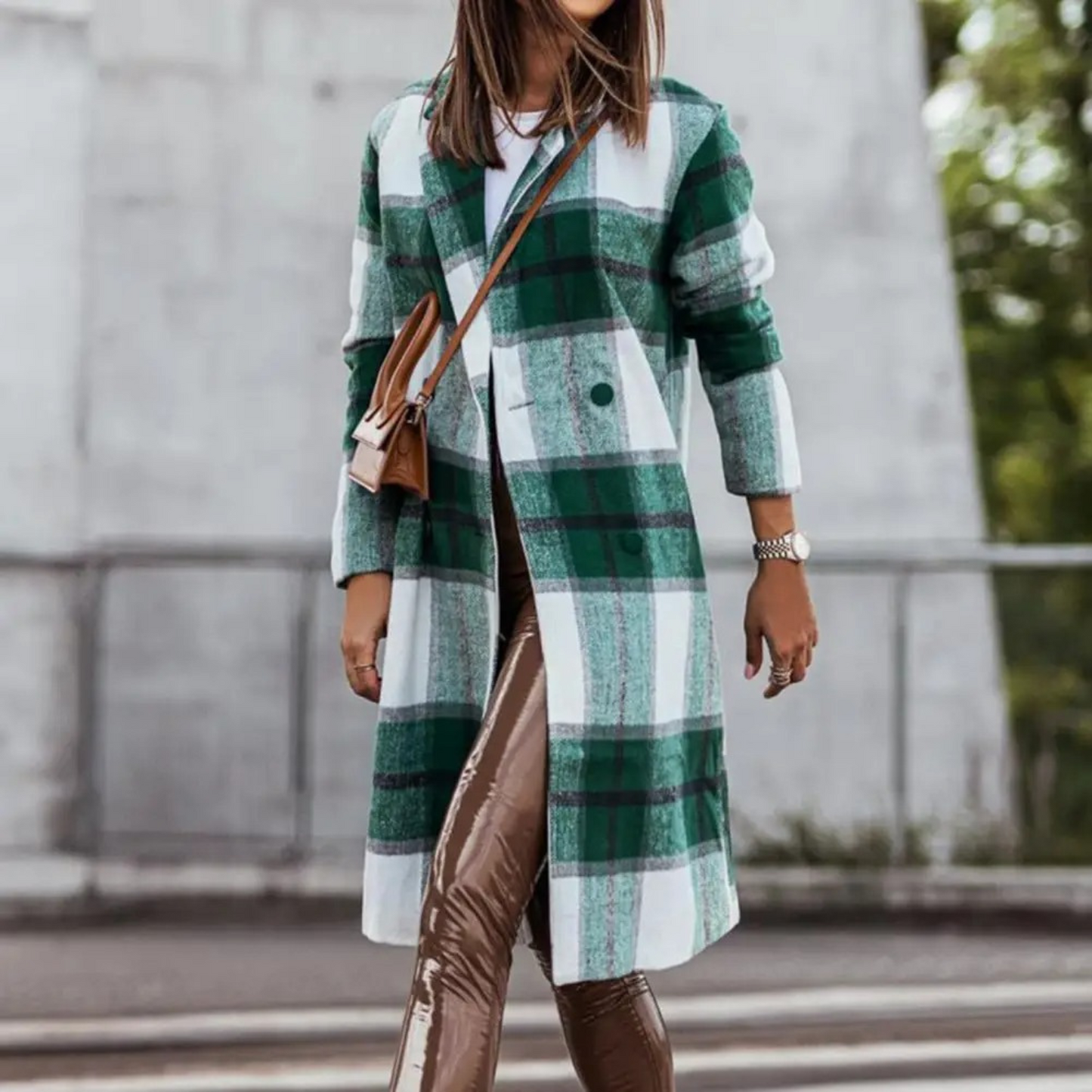 Fashionable Checked Wool Coat for Women