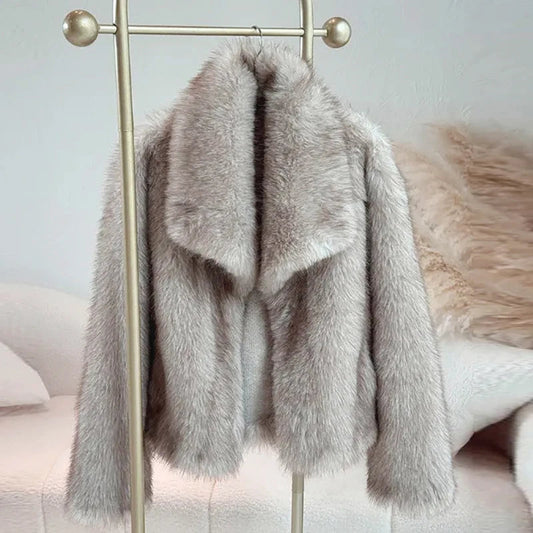 Stylische Kunstpelzjacke Damen - Leichter Wintermantel Elegantes Design - IdealeKleiden