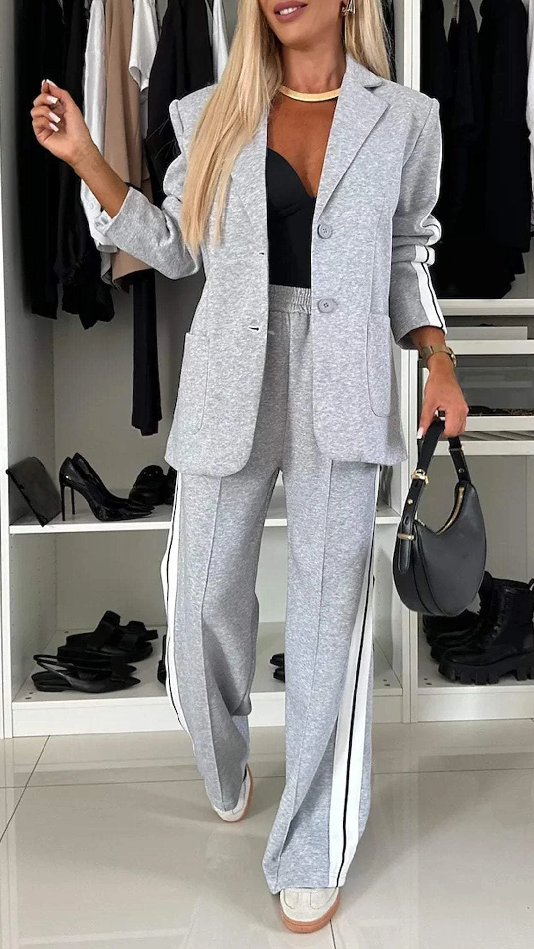 Stylish women's jogging suit