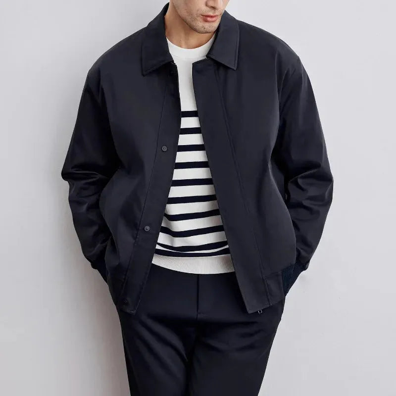 Stylish bomber jacket with lace collar