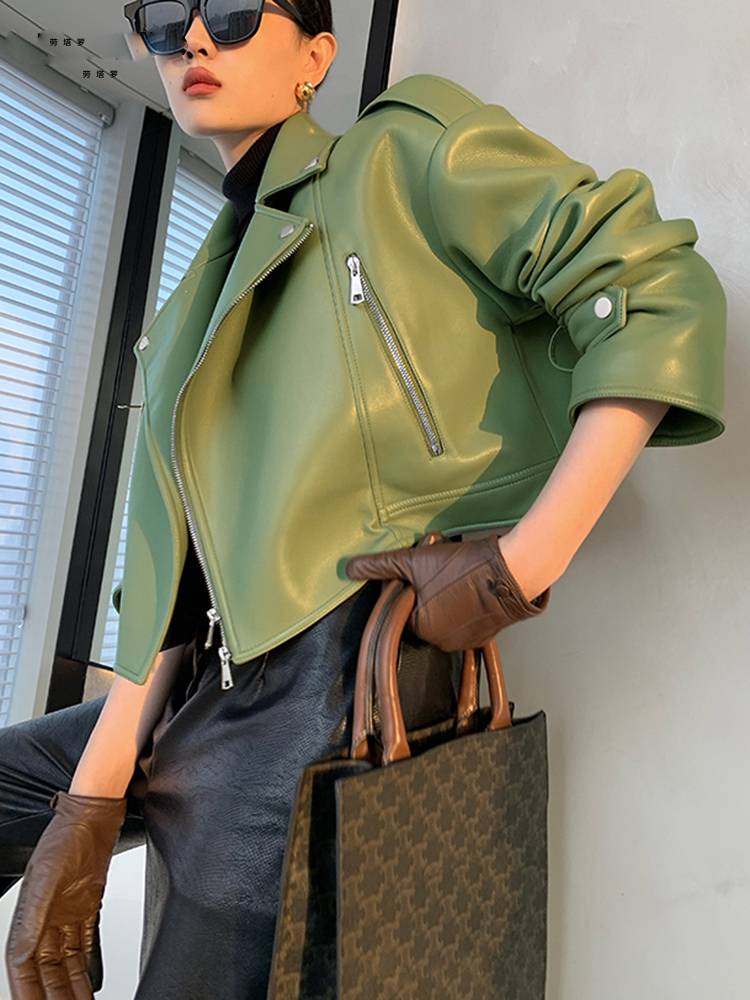 Practical women's jacket souvenir design