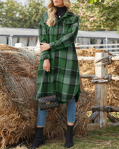 Stylish winter coat with buttons