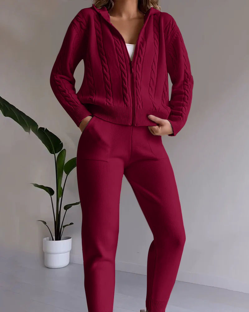 Fashionable Cardigan Set with Twist Design