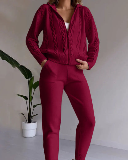 Fashionable Cardigan Set with Twist Design