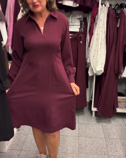 Elegante Frauenkleid Mit Schwingrock - IdealeKleiden