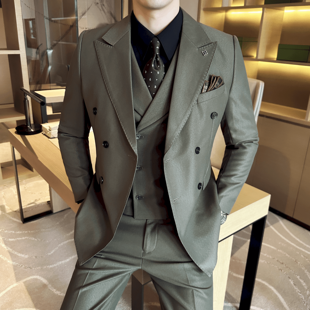 Men's Suit Elegant Office