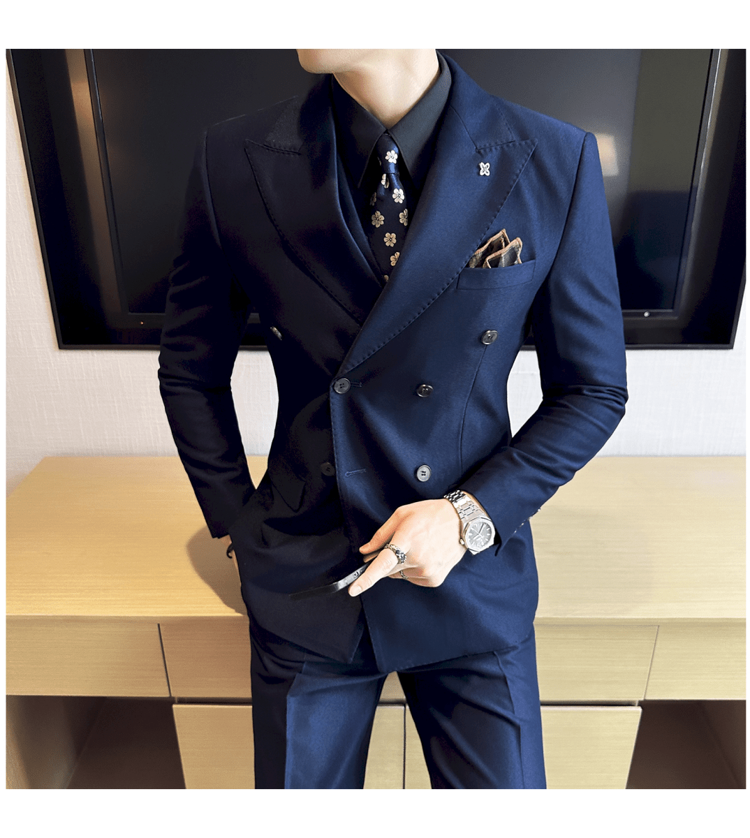 Men's Suit Elegant Office