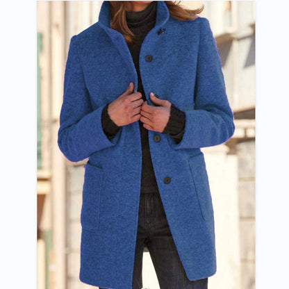 Stylish winter coat with front pockets