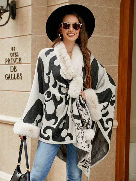 Stilvolles Winterponcho mit Trend-Druck - IdealeKleiden