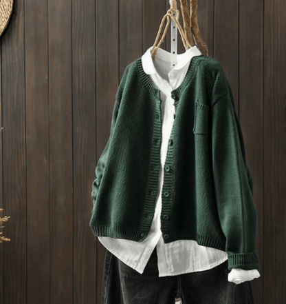 Elegant women's cardigan with buttons