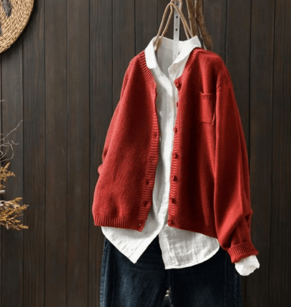 Elegant women's cardigan with buttons