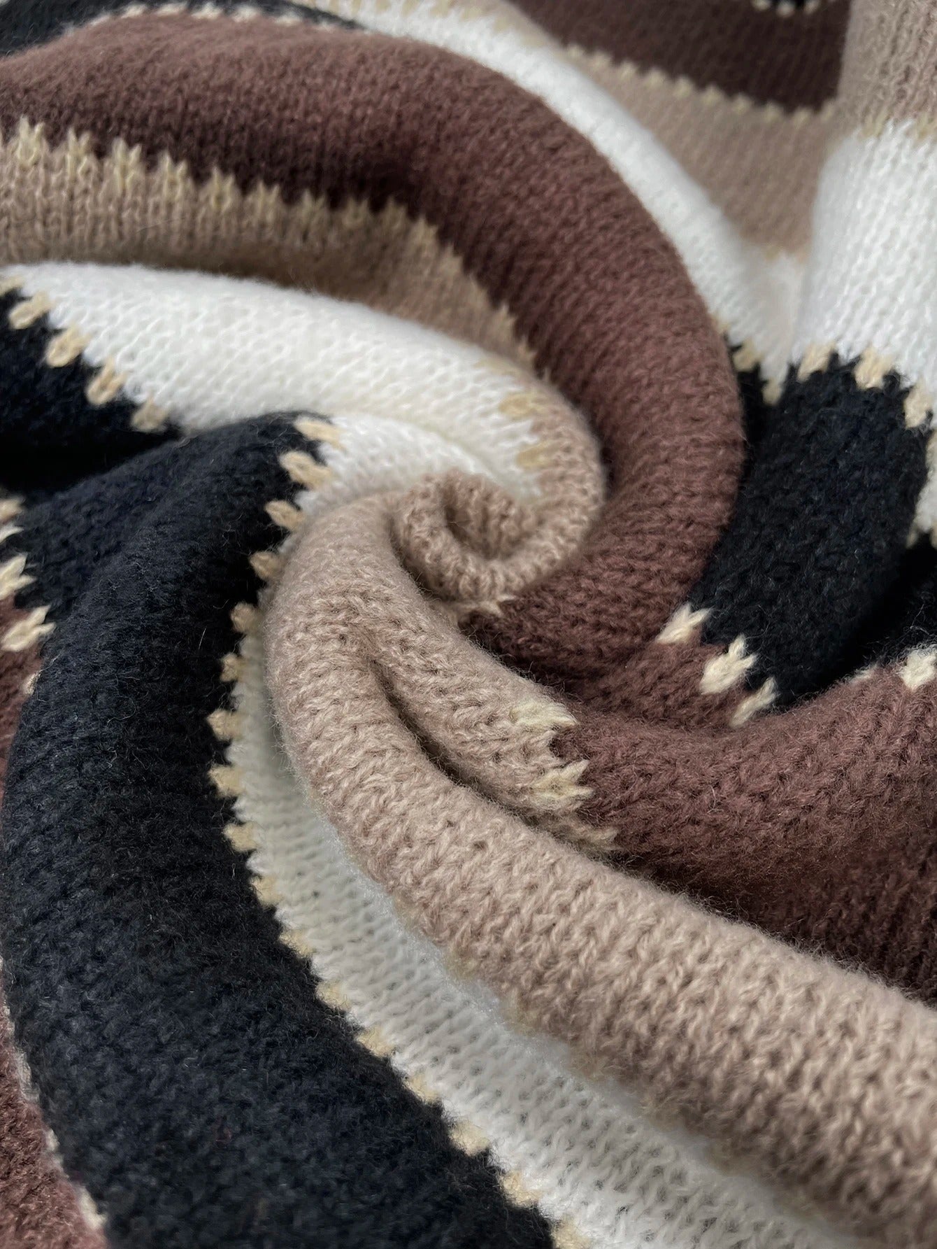 Lockere Oversize Pullover mit Streifen - IdealeKleiden