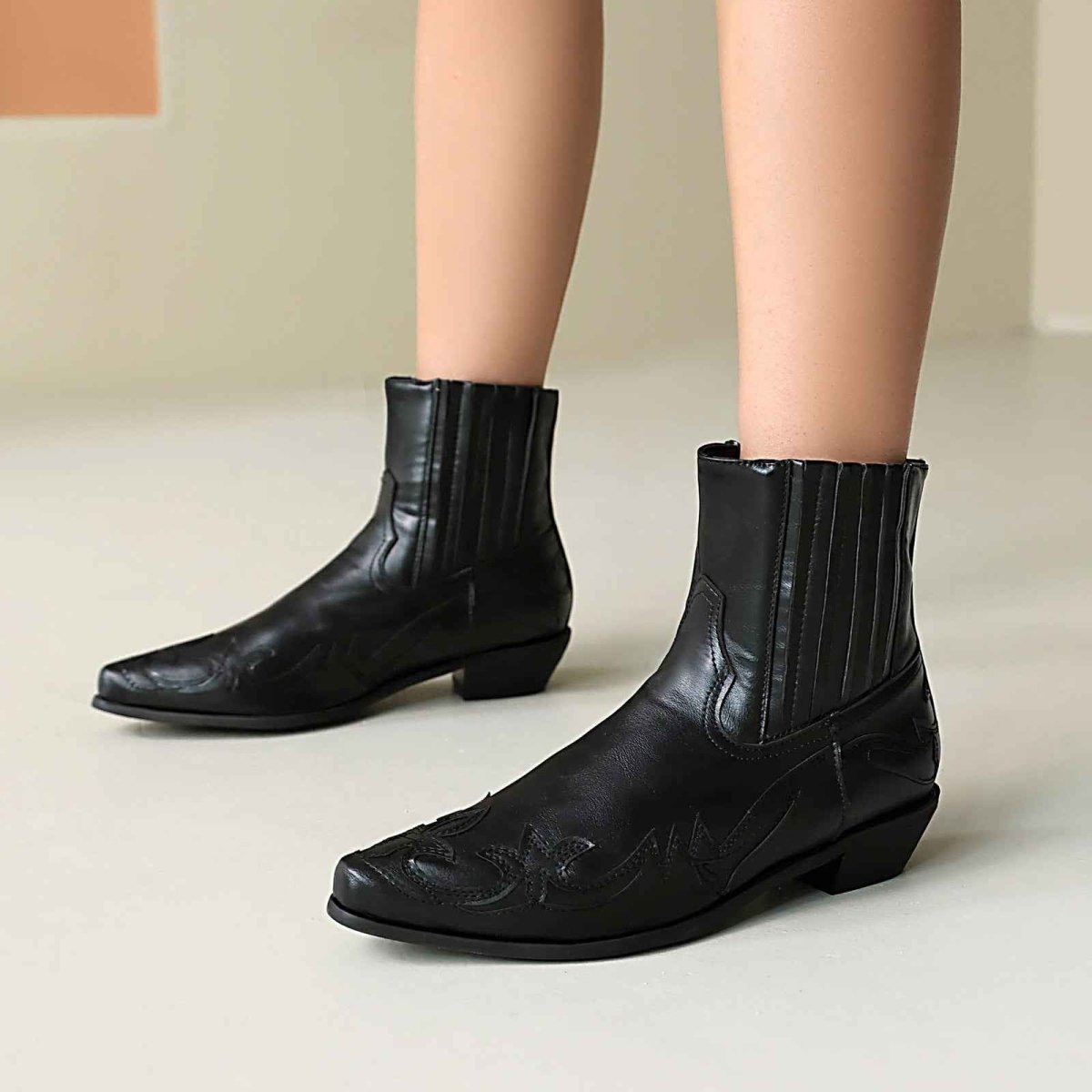 Women's Narrow Western Boots