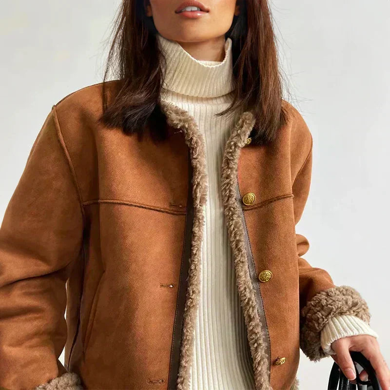 Kurze Frauenjacke Mit Knöpfen - IdealeKleiden