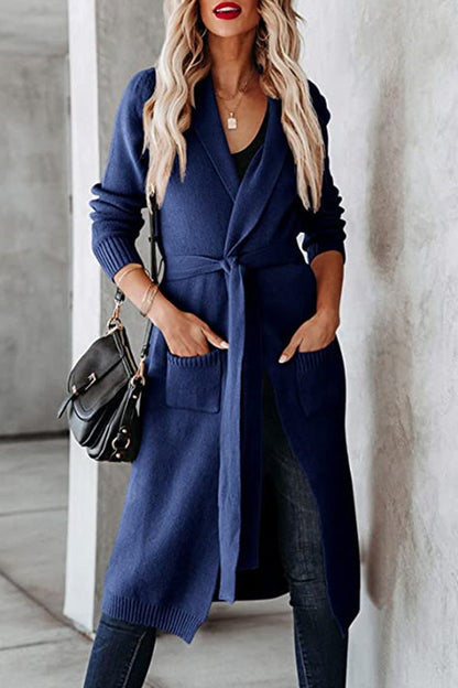 Stylish cardigan with tie look