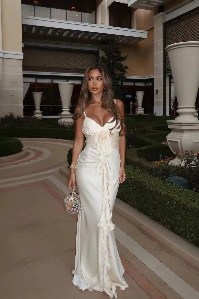 Elegant maxi dress with ruffles and rose print