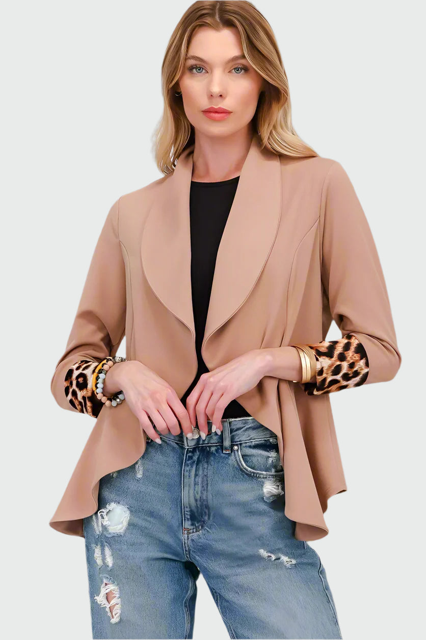 Stylish blazer with panther print