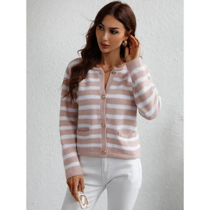 Cozy knitted cardigan with buttons and side pockets