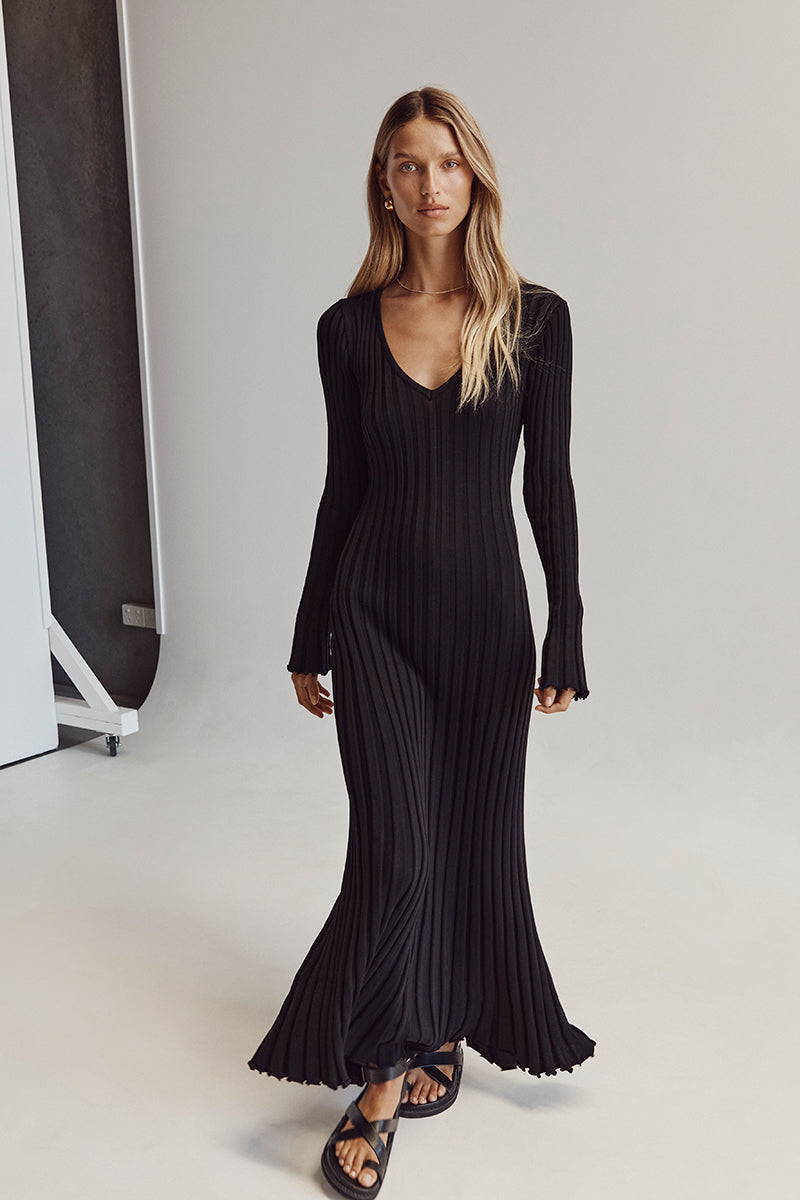 Comfortable Women's V-Neck Midi Dress