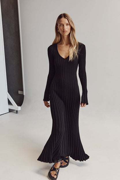 Comfortable Women's V-Neck Midi Dress