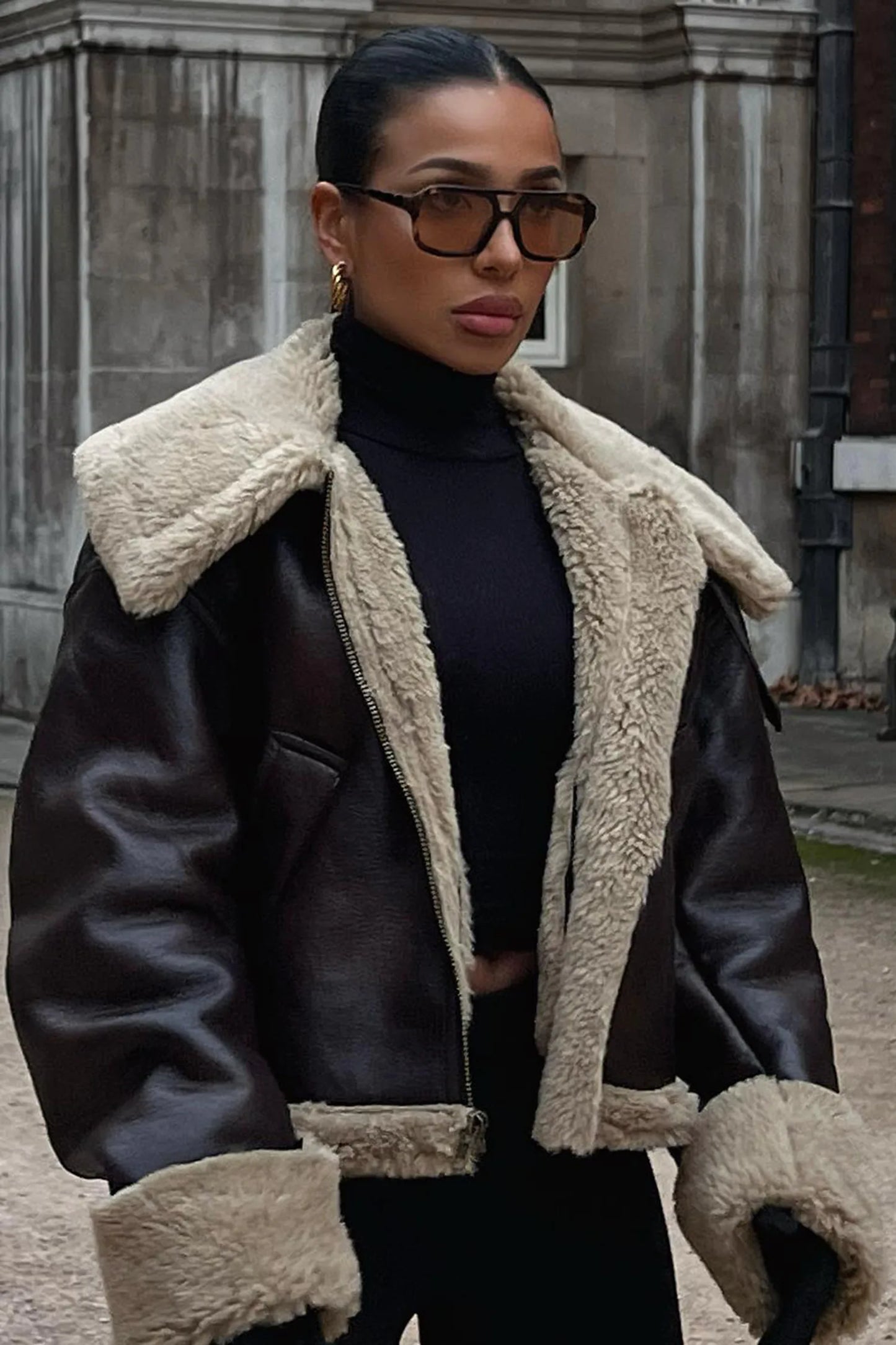 Übergrößene Kunstlederjacke Shearling Style - IdealeKleiden
