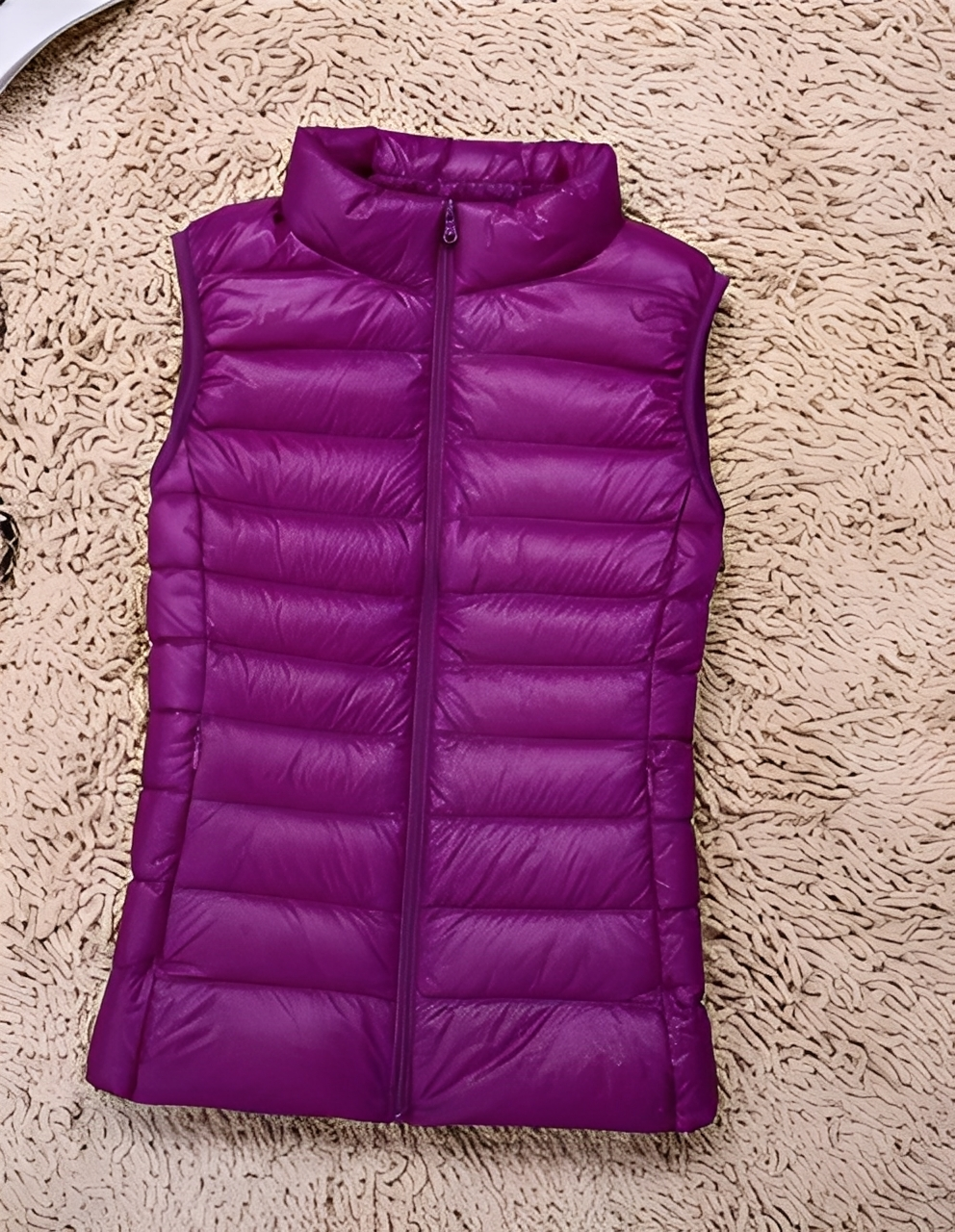 Lightweight women's down vest