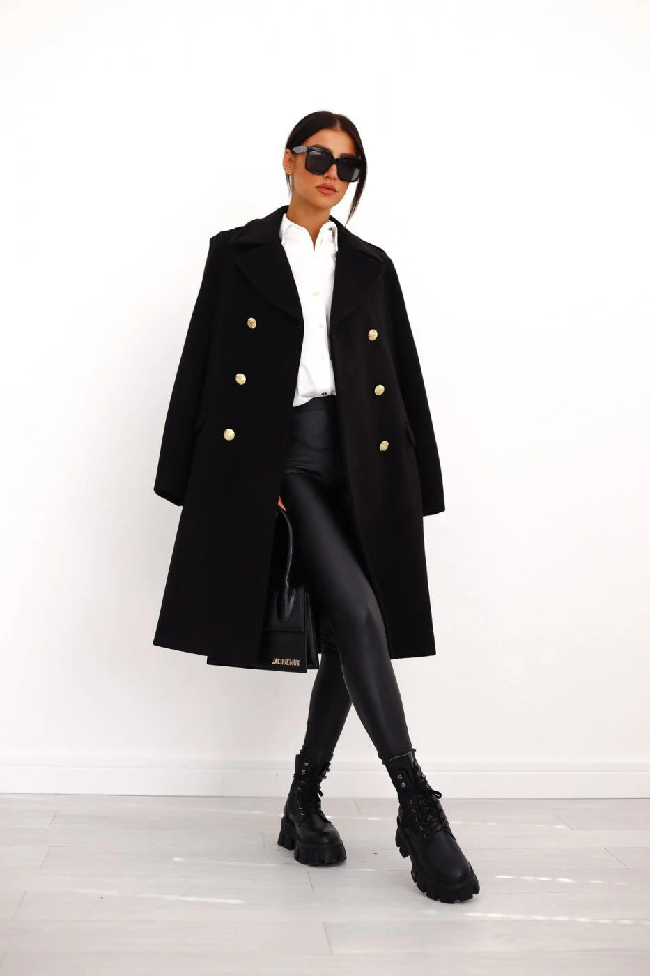 Elegant Women's Long Tailored Wool Coat