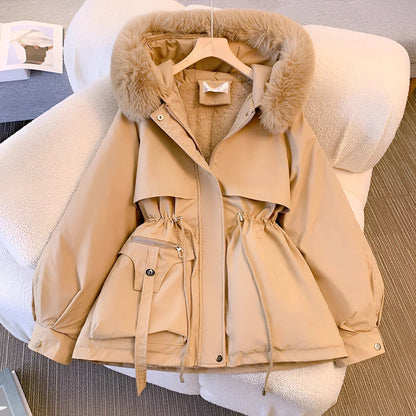 Elegant winter coat Tailored fit Hood with fur trim