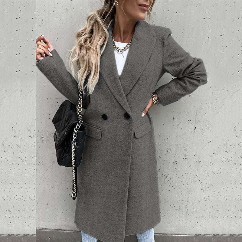 Elegant long coat Wool Figure-shaping Button closure Classic