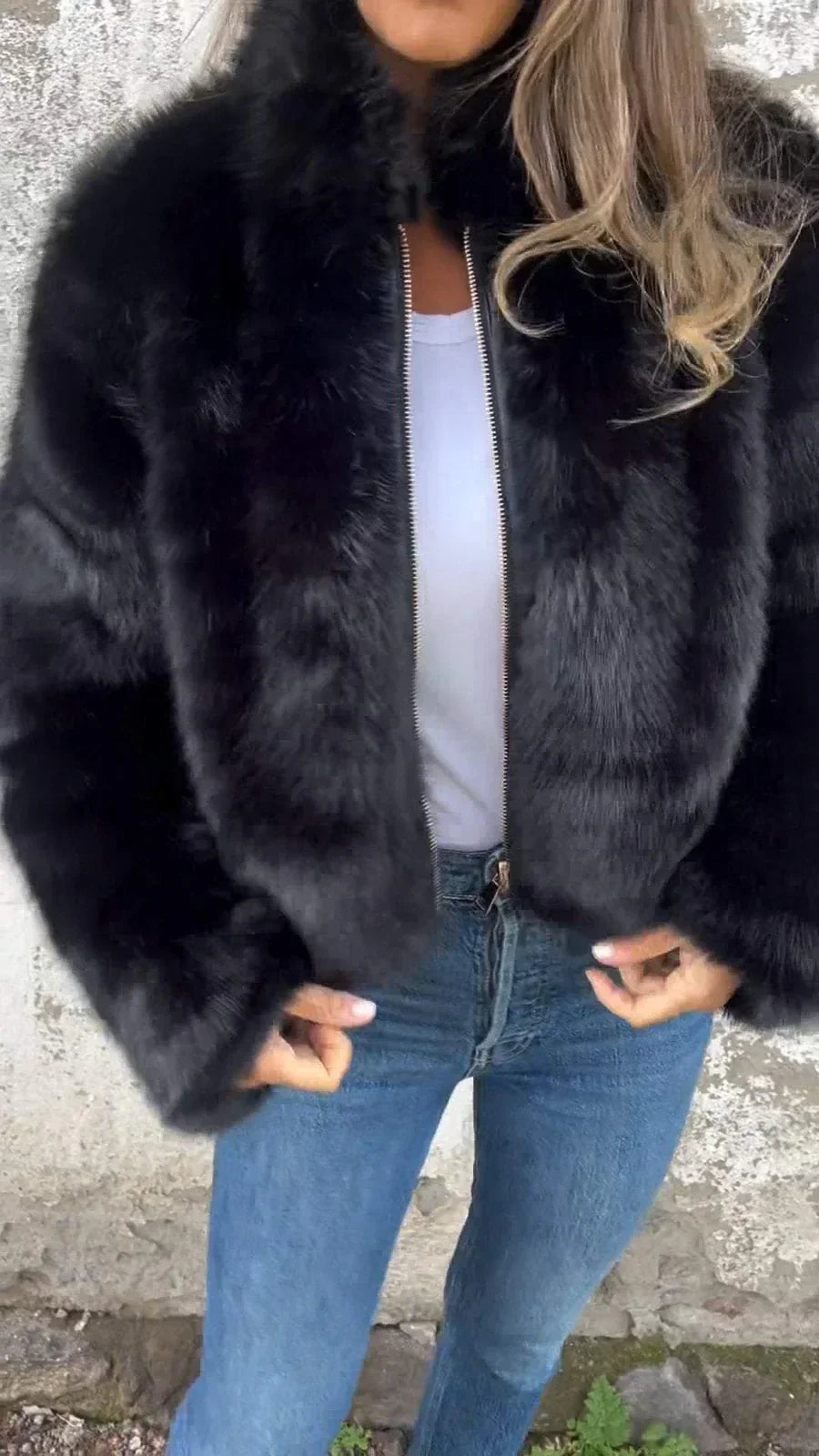 Elegant Fur Coat with Zipper Luxury Design