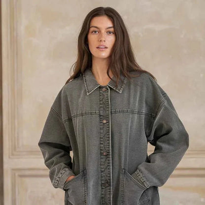 Stilvolle Blaujeans-Jacke Trendy Look - IdealeKleiden