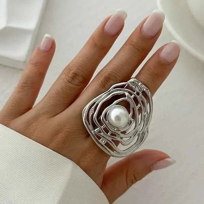 Elegant Ladies' Ring Wave Design Pearl Jewelry