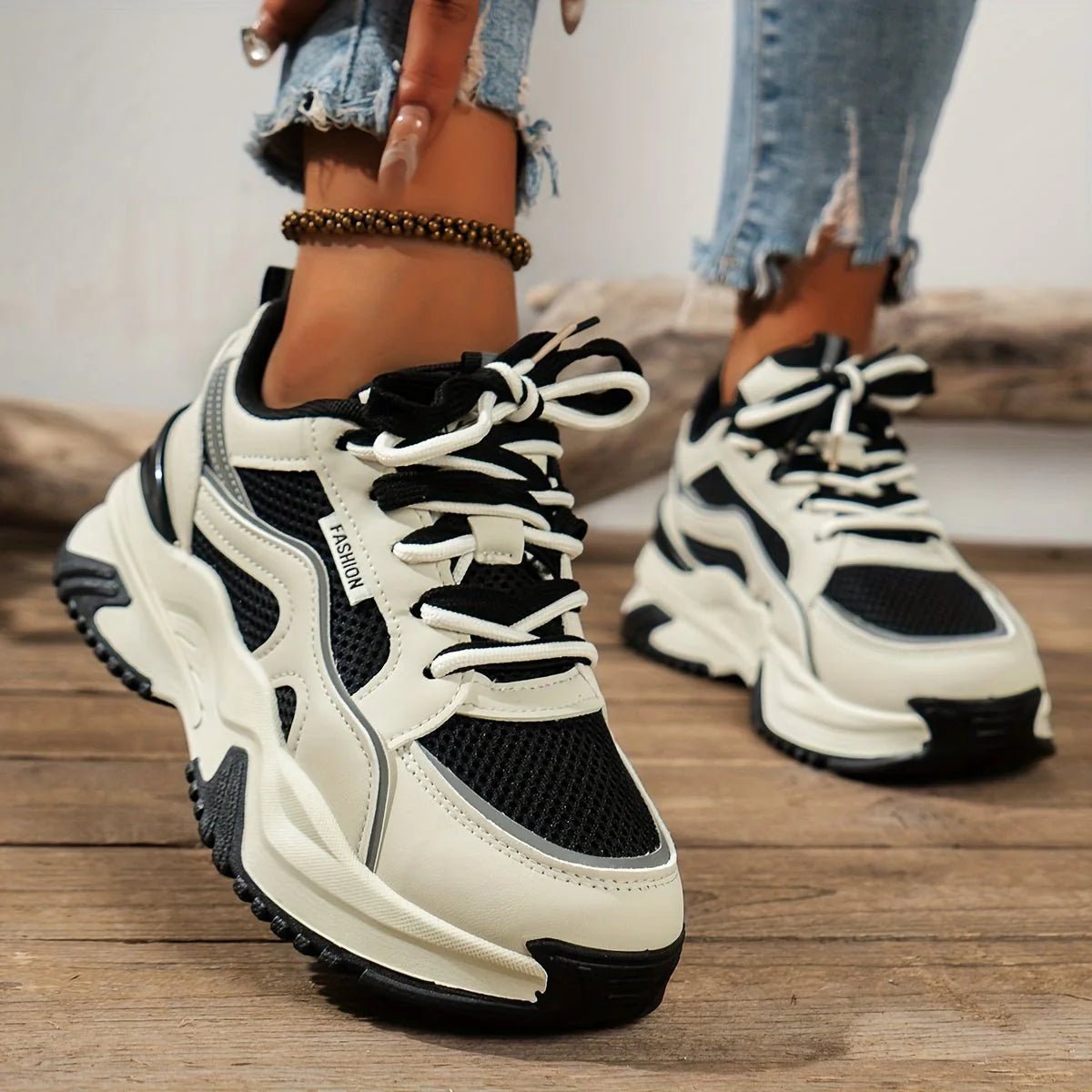 Stilvolle Sneaker Creme/Schwarz Komfortsohle - IdealeKleiden