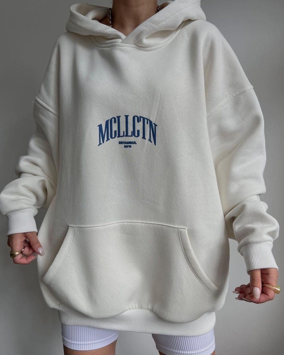 Liora - Oversize Hoodie with Striking Back Print