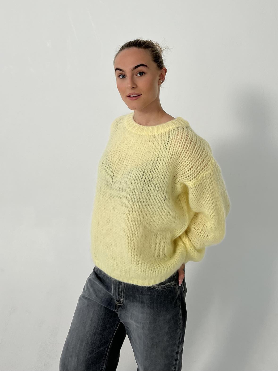 Stylish Women's Sweater Soft & Comfortable